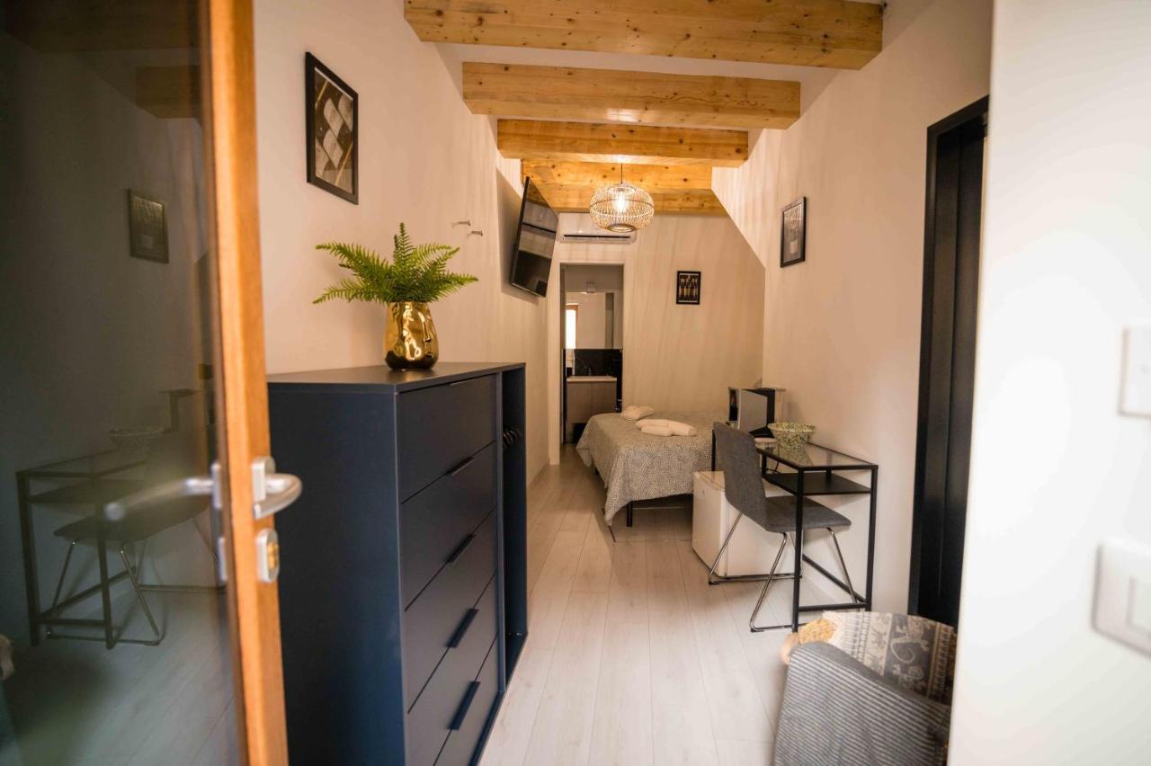 The Wine Room Castelbuono  Εξωτερικό φωτογραφία