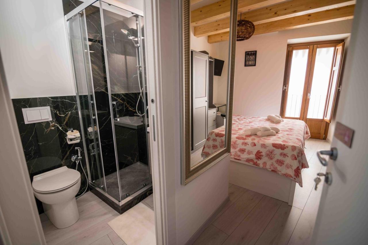The Wine Room Castelbuono  Εξωτερικό φωτογραφία